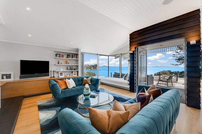 Photo of property in 23 Rangitoto View Road, Cockle Bay, Auckland, 2014