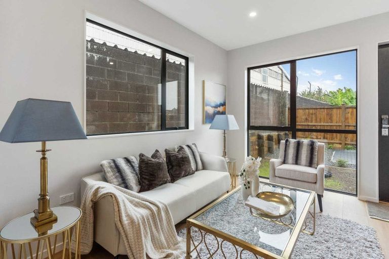 Photo of property in 78e Kelman Road, Kelston, Auckland, 0602