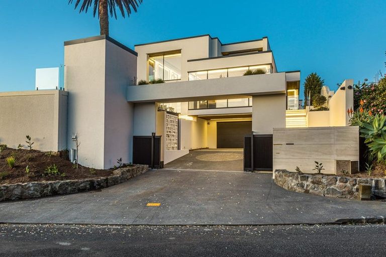 Photo of property in 92 Paritai Drive, Orakei, Auckland, 1071