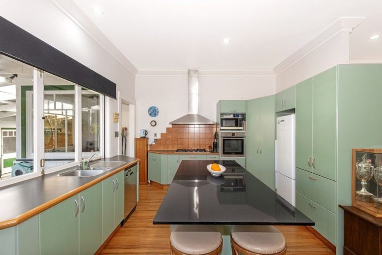 Photo of property in 11 Haronga Road, Inner Kaiti, Gisborne, 4010