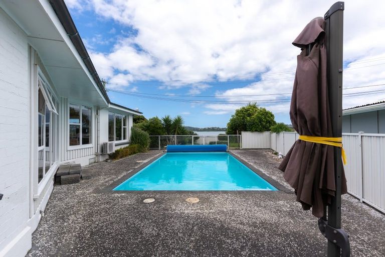 Photo of property in 7 Motukaraka Point, Pauatahanui, Porirua, 5381