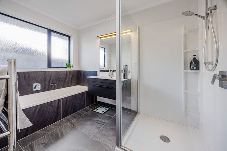 Photo of property in 57 Murray Ward Drive, Te Kauwhata, 3710