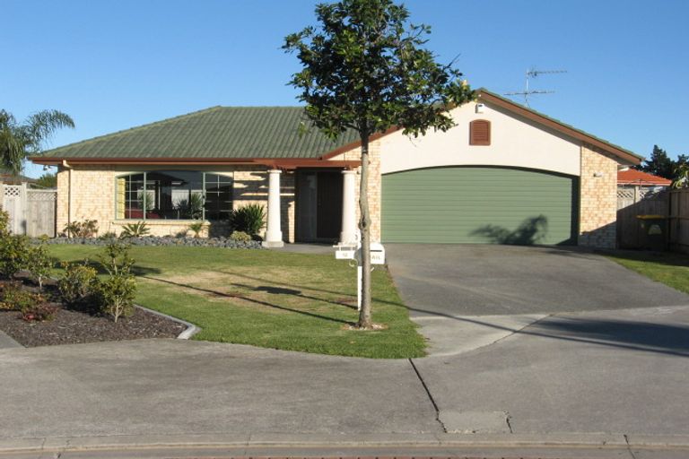 Photo of property in 12 Kimptonfields Court, Wattle Downs, Auckland, 2103