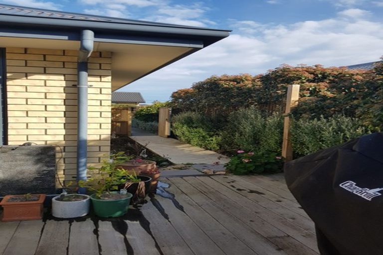 Photo of property in 43a Shortland Street, Wainoni, Christchurch, 8061