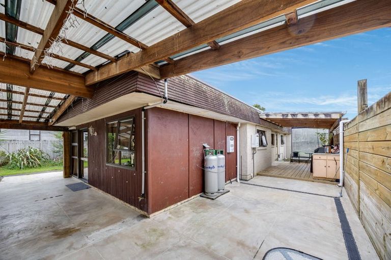 Photo of property in 130a Bruce Mclaren Road, Henderson, Auckland, 0612