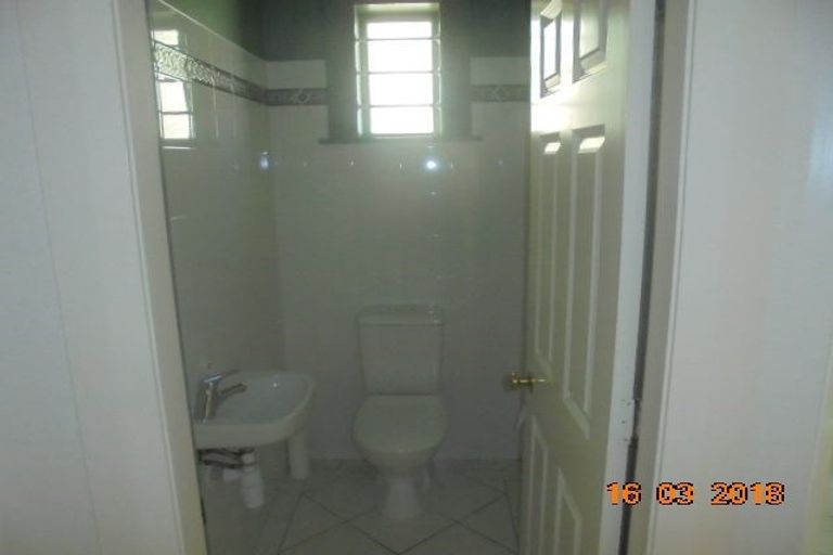 Photo of property in 14 Saint Albans Grove, Woburn, Lower Hutt, 5010