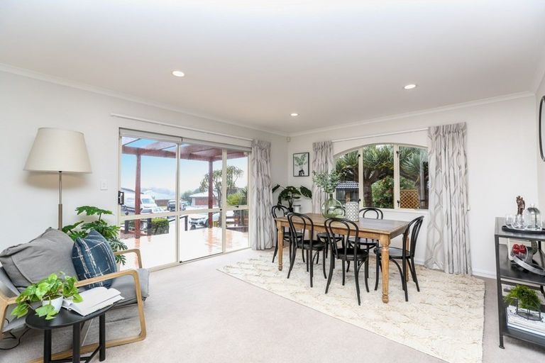 Photo of property in 6 Frank Frethey Place, Highlands Park, New Plymouth, 4312