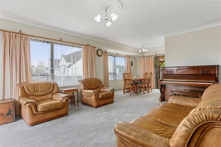 Photo of property in 10 Ceramco Place, Torbay, Auckland, 0630