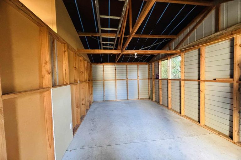 Photo of property in 29-31 Rangitira Avenue, Palmerston North, 4414
