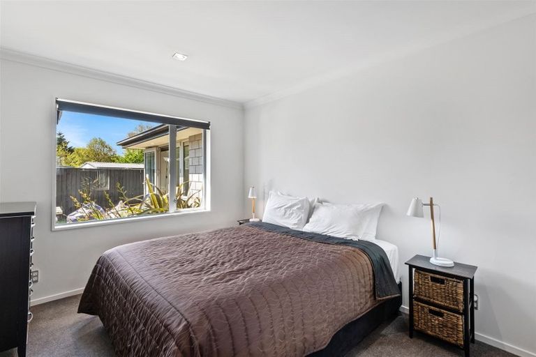 Photo of property in 18 Bateman Avenue, Bryndwr, Christchurch, 8053