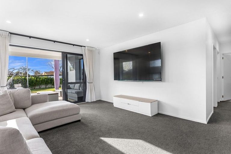 Photo of property in 24 Grey Way, Russley, Christchurch, 8042