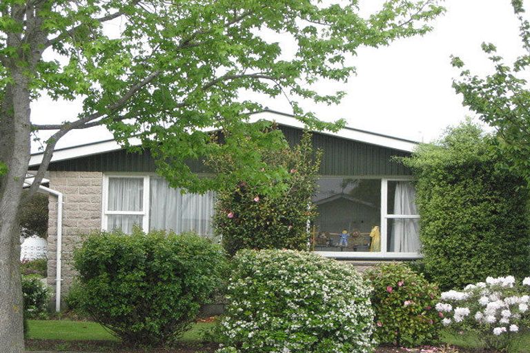 Photo of property in 12 Freebairn Street, Redwood, Christchurch, 8051