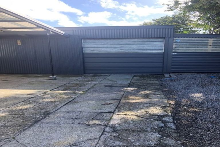 Photo of property in 15 Paritutu Road, Spotswood, New Plymouth, 4310