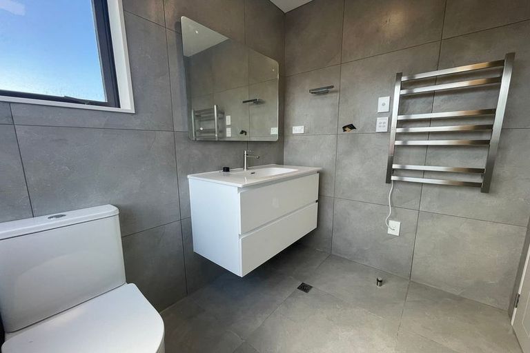 Photo of property in 3 Mark Edward Drive, Half Moon Bay, Auckland, 2012