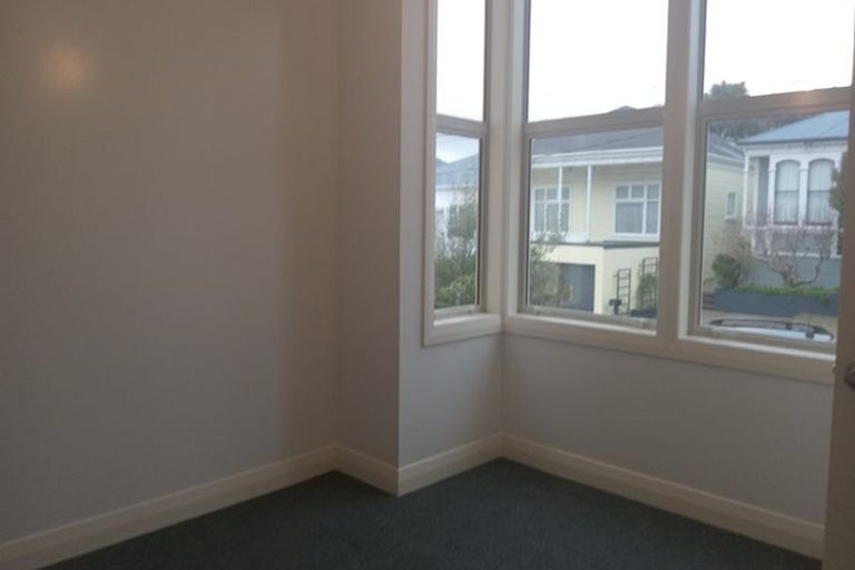Photo of property in 12 Caroline Street, Mount Victoria, Wellington, 6011