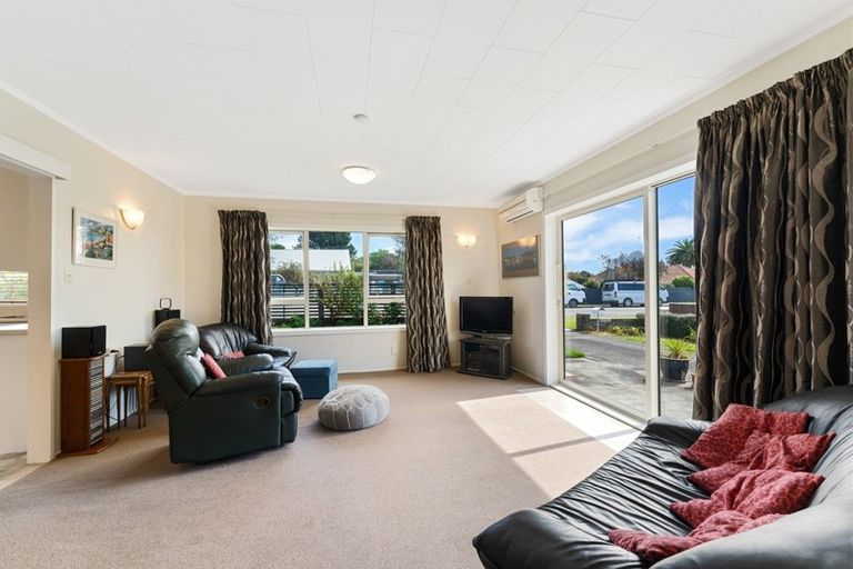 Photo of property in 126a Hillcrest Road, Raumati Beach, Paraparaumu, 5032