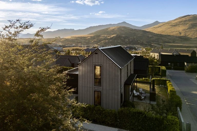 Photo of property in 6 Mckenzies Shute, Jacks Point, Queenstown, 9371