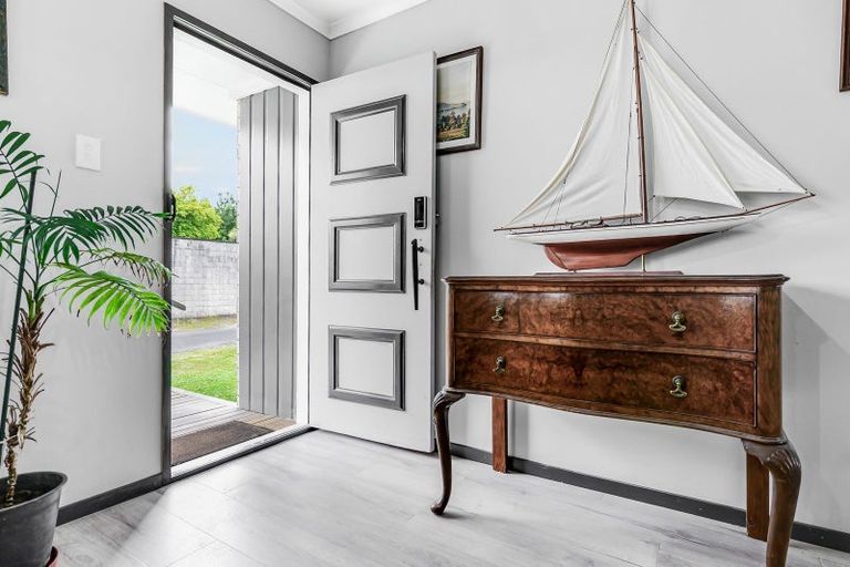 Photo of property in 21 Brookbank Place, Glenview, Hamilton, 3206