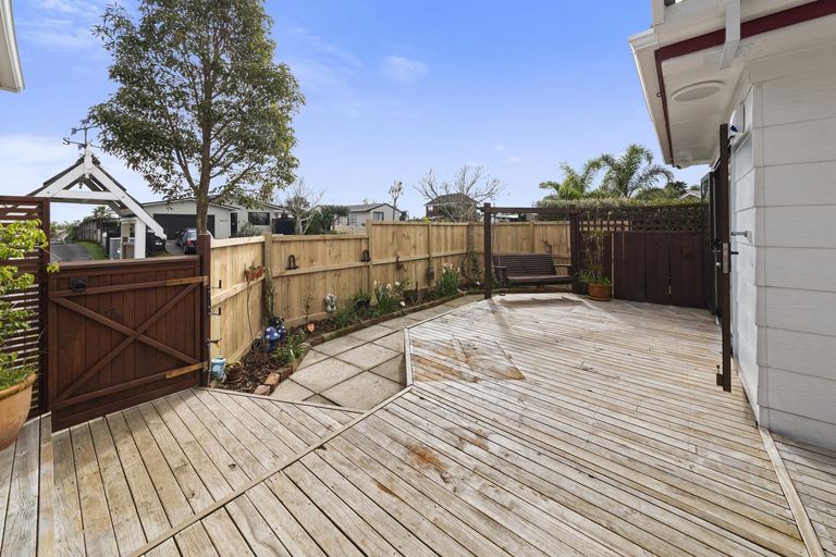 Photo of property in 83 St Annes Crescent, Wattle Downs, Auckland, 2103