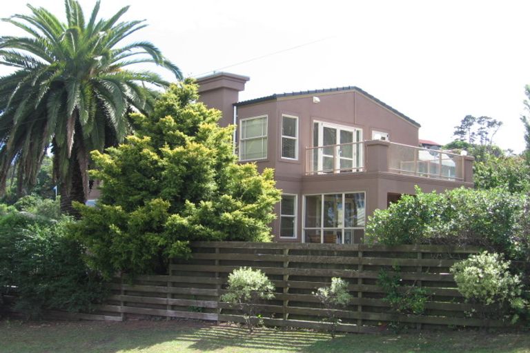 Photo of property in 822 Beach Road, Browns Bay, Auckland, 0630
