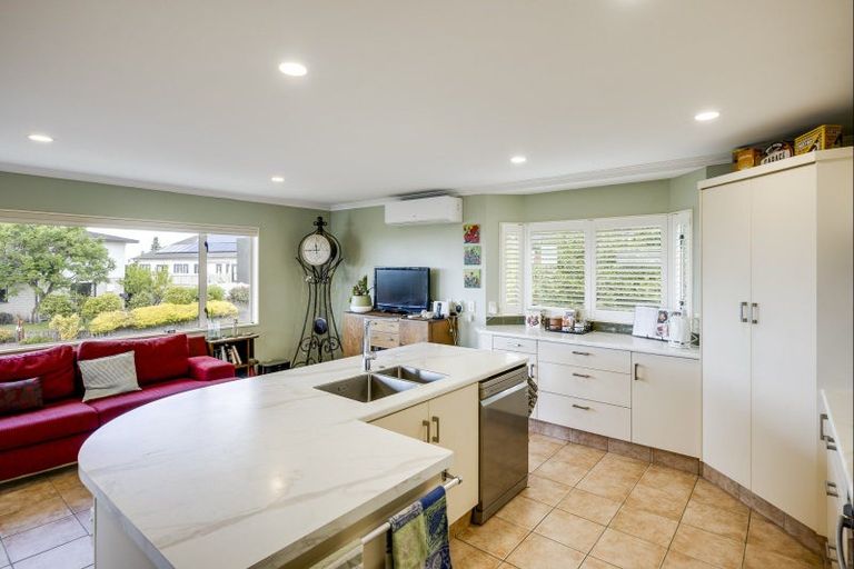 Photo of property in 76a Churchill Drive, Taradale, Napier, 4112