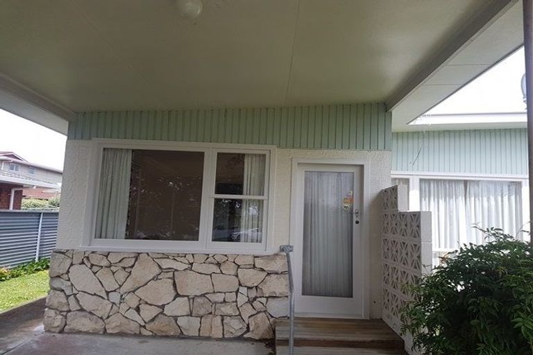 Photo of property in 6 Hollows Crescent, Takaro, Palmerston North, 4412