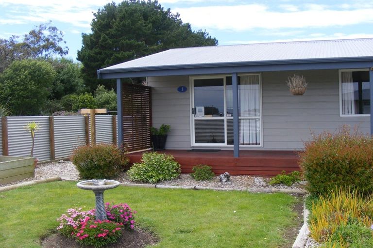 Photo of property in Blue Bell Motel, 48 Russell Street, Foxton, 4814