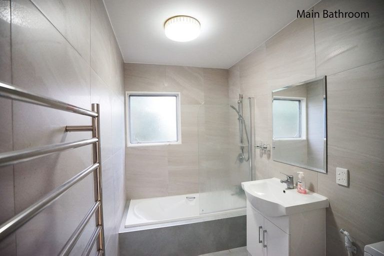 Photo of property in 11 Glenwood Avenue, Birkenhead, Auckland, 0626