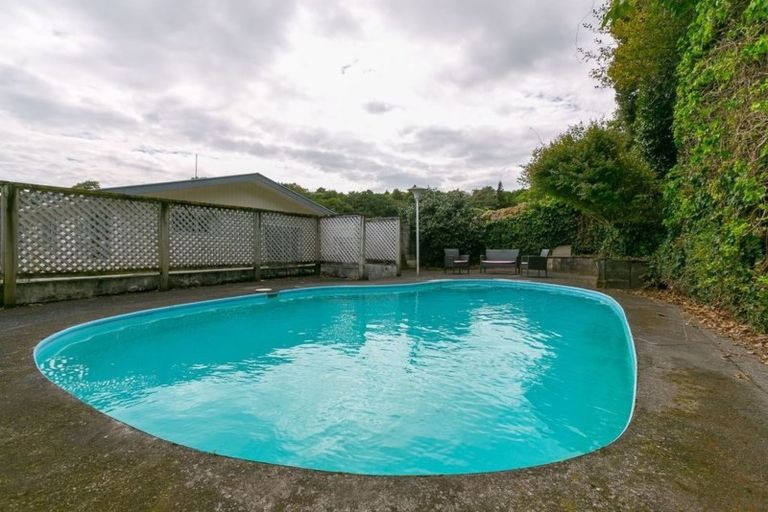 Photo of property in 45 Cumberland Street, Merrilands, New Plymouth, 4312