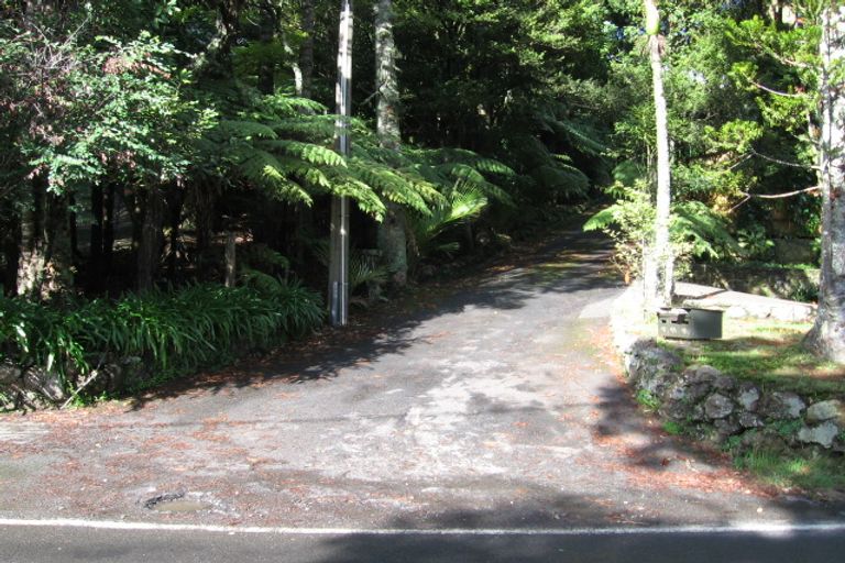 Photo of property in 92 Scenic Drive, Titirangi, Auckland, 0604