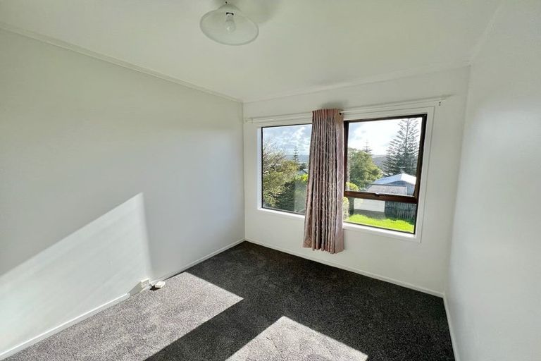 Photo of property in 2/260 Sunset Road, Windsor Park, Auckland, 0632