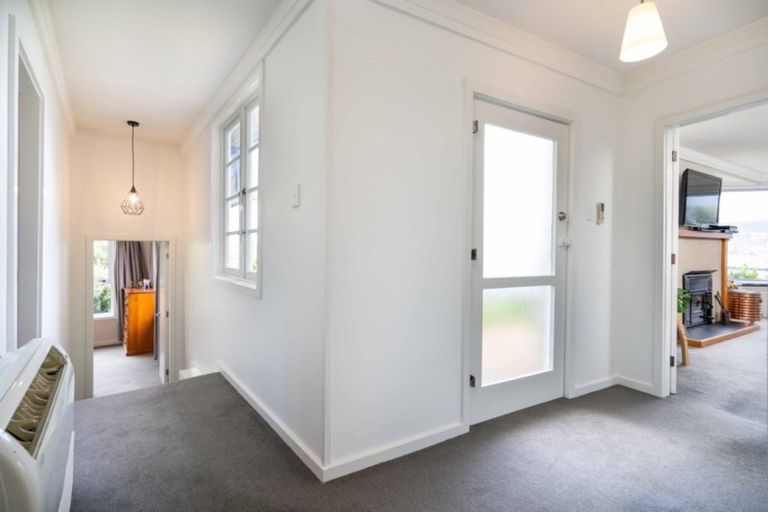 Photo of property in 1 Glengyle Street, Vauxhall, Dunedin, 9013