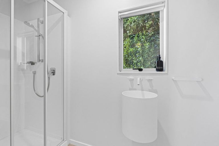 Photo of property in 16 Bracken Street, New Plymouth, 4310