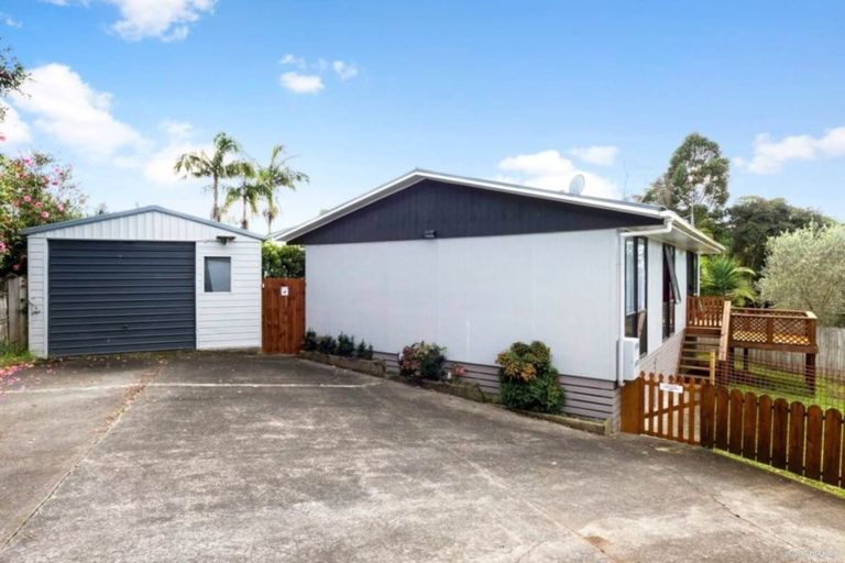 Photo of property in 2/342c Royal Road, Massey, Auckland, 0614