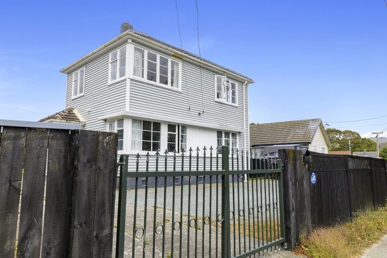 Photo of property in 4 Milne Crescent, Taita, Lower Hutt, 5011