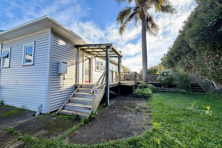 Photo of property in 48 Astley Avenue, New Lynn, Auckland, 0600