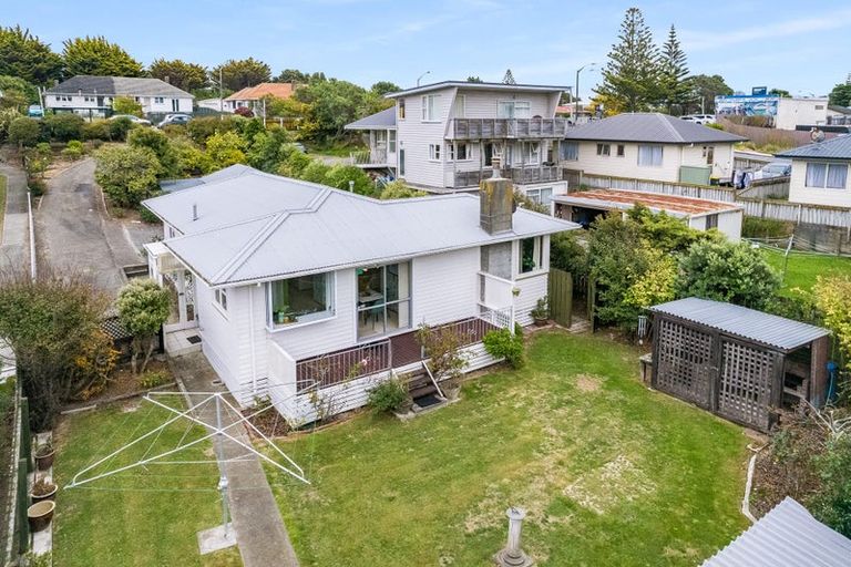 Photo of property in 73 Main Road, Titahi Bay, Porirua, 5022