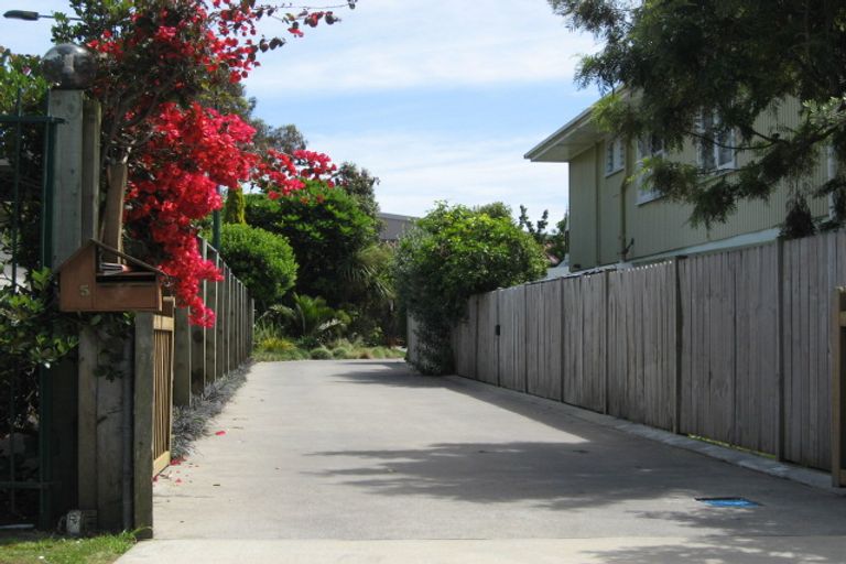 Photo of property in 5 Miller Road, Mangere Bridge, Auckland, 2022