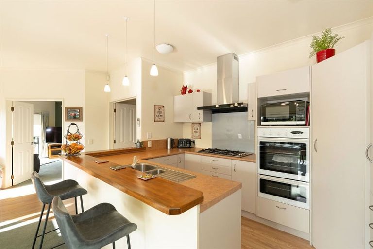 Photo of property in 6 Hillcrest Lane, Levin, 5510