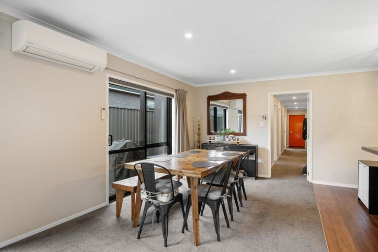 Photo of property in 16 Buddle Road, Wallaceville, Upper Hutt, 5018