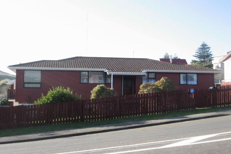 Photo of property in 18 Bay Drive, Titahi Bay, Porirua, 5022