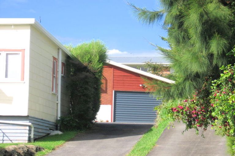 Photo of property in 1/44 Newington Road, Henderson, Auckland, 0612