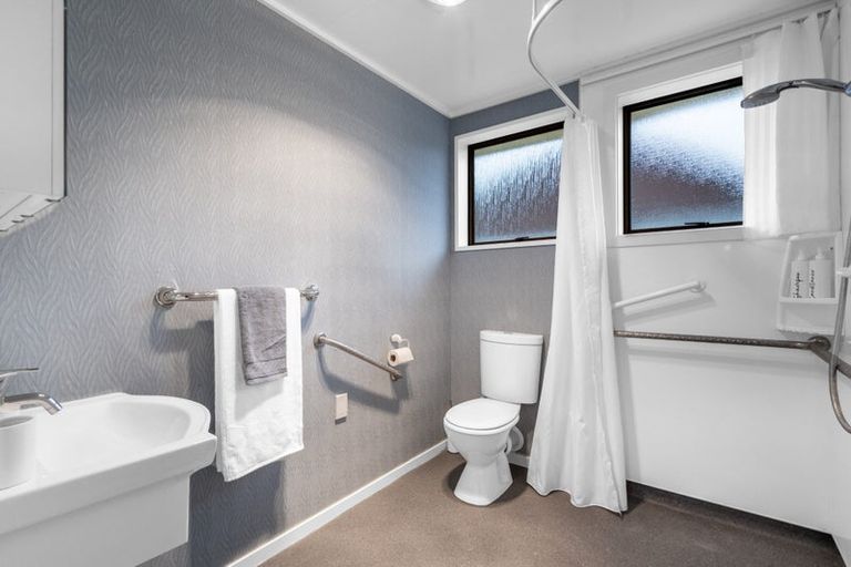 Photo of property in 5 Raeburn Place, Gore, 9710