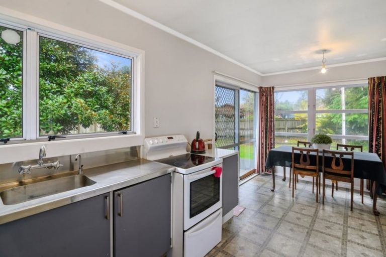 Photo of property in 69 Aquarius Drive, Kawaha Point, Rotorua, 3010