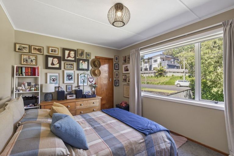 Photo of property in 79 Awanui Street, Merrilands, New Plymouth, 4312