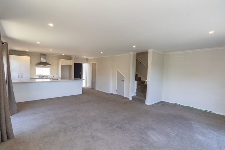 Photo of property in 1/20 Glanmire Road, Newlands, Wellington, 6037