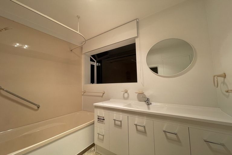 Photo of property in 6 Churton Drive, Churton Park, Wellington, 6037