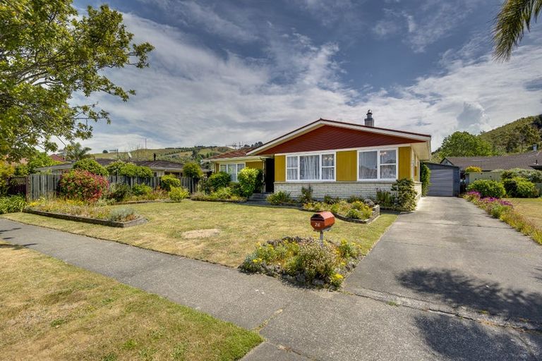 Photo of property in 26 Trigg Crescent, Taradale, Napier, 4112