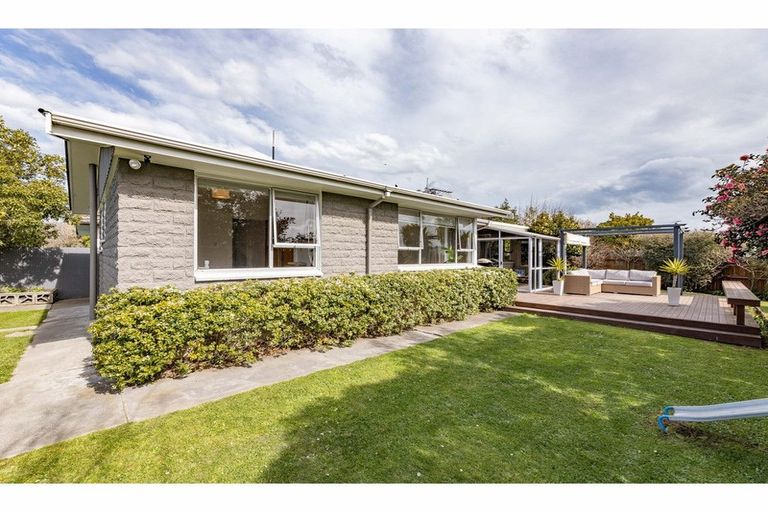 Photo of property in 2 Lomond Place, Woolston, Christchurch, 8062