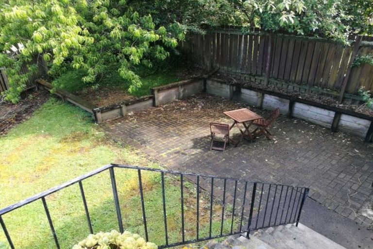 Photo of property in 2/10 Mander Place, Bucklands Beach, Auckland, 2012